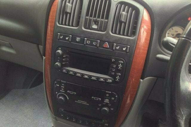 Used Chrysler Voyager 148 HP (108 kW) 2005 MPV