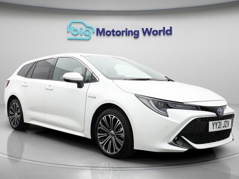 White Used 2021 Toyota Corolla Estate | £20,500 (Fair price) - Image 1/4