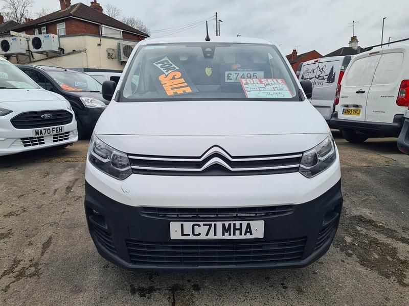 Used Citroën Berlingo 75 HP (55 kW) 2021 White MPV