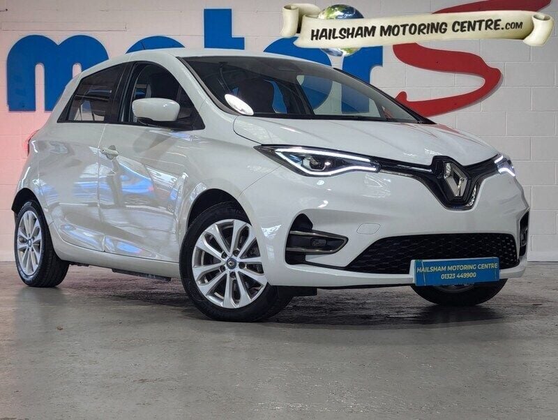 White Used 2020 Renault Rapid Iconic Hatchback | £9,999 (Fair price) - Image 1/3