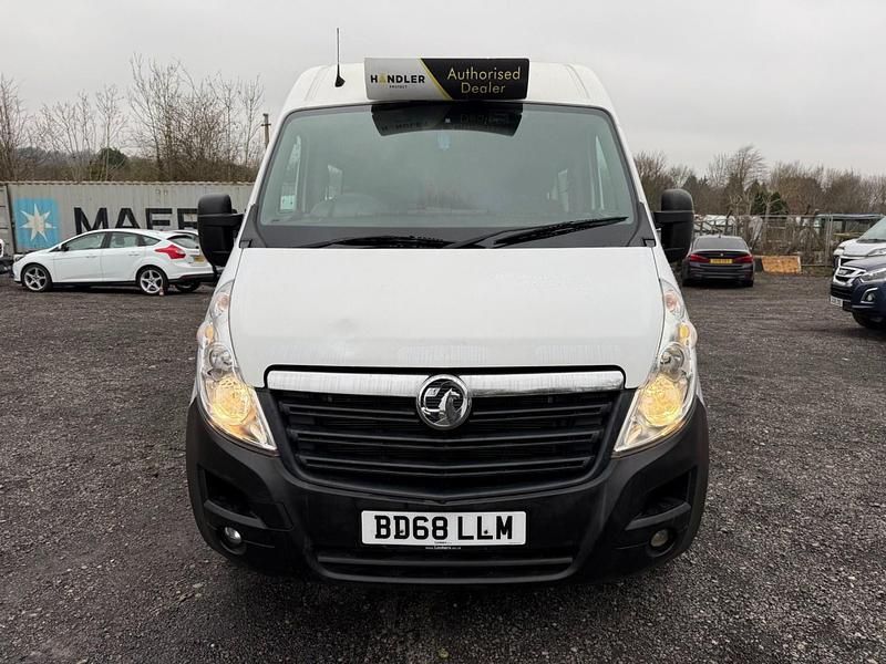 Used Vauxhall Movano 130 HP (95 kW) 2018 White MPV