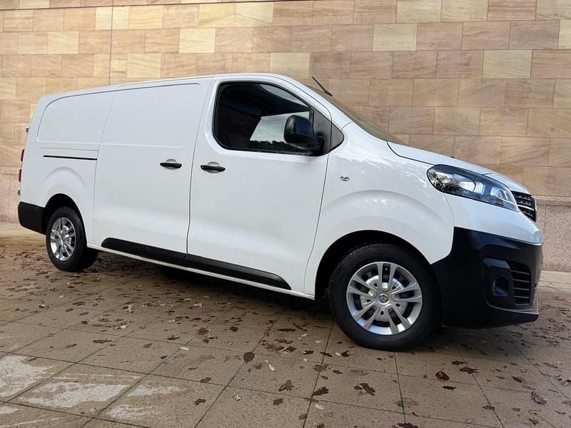White Used 2021 Vauxhall Vivaro S Van | £9,445 (Good price) - Image 1/4