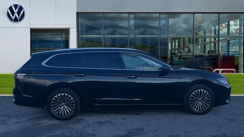 Used VW Passat Elegance 204 HP (150 kW) 2025 Black Estate