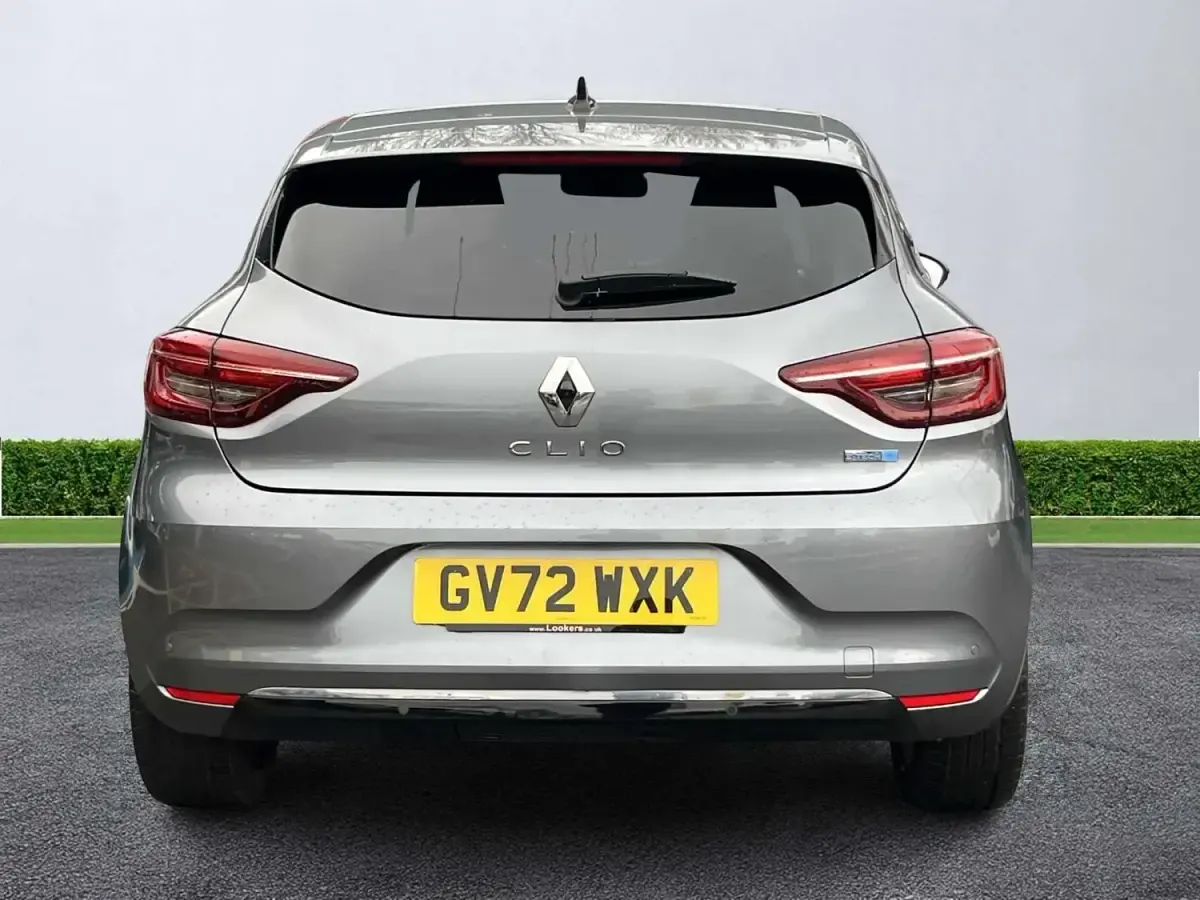 Usado Renault Clio V Techno 145 HP (106 kW) 2023 Cinzento Citadino