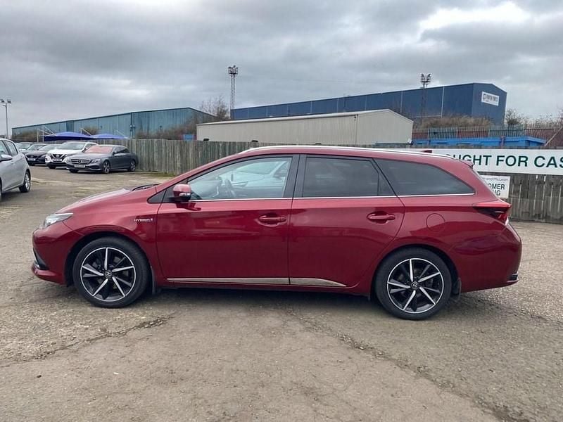 Used Toyota Auris Design 2017 Red Estate