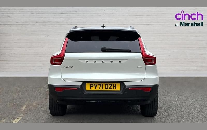 Used Volvo XC40 R-Design Pro 258 HP (189 kW) 2021 White SUV