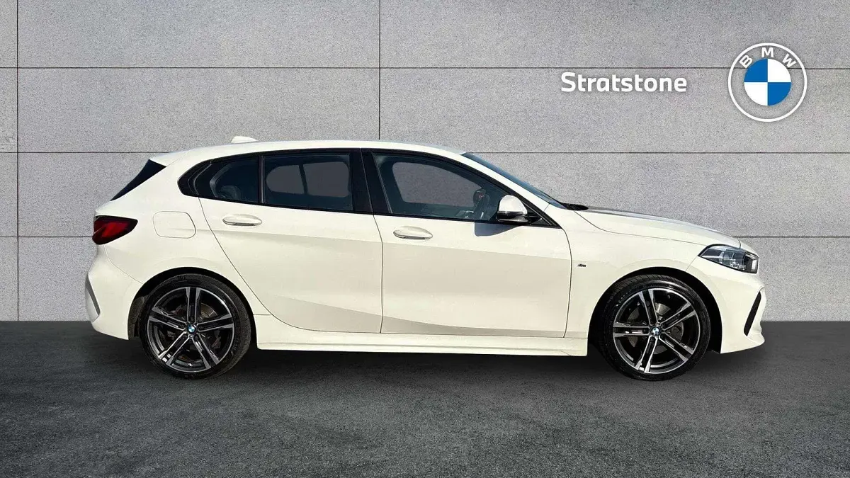 Used BMW 118 M Sport 134 HP (98 kW) 2022 White Hatchback