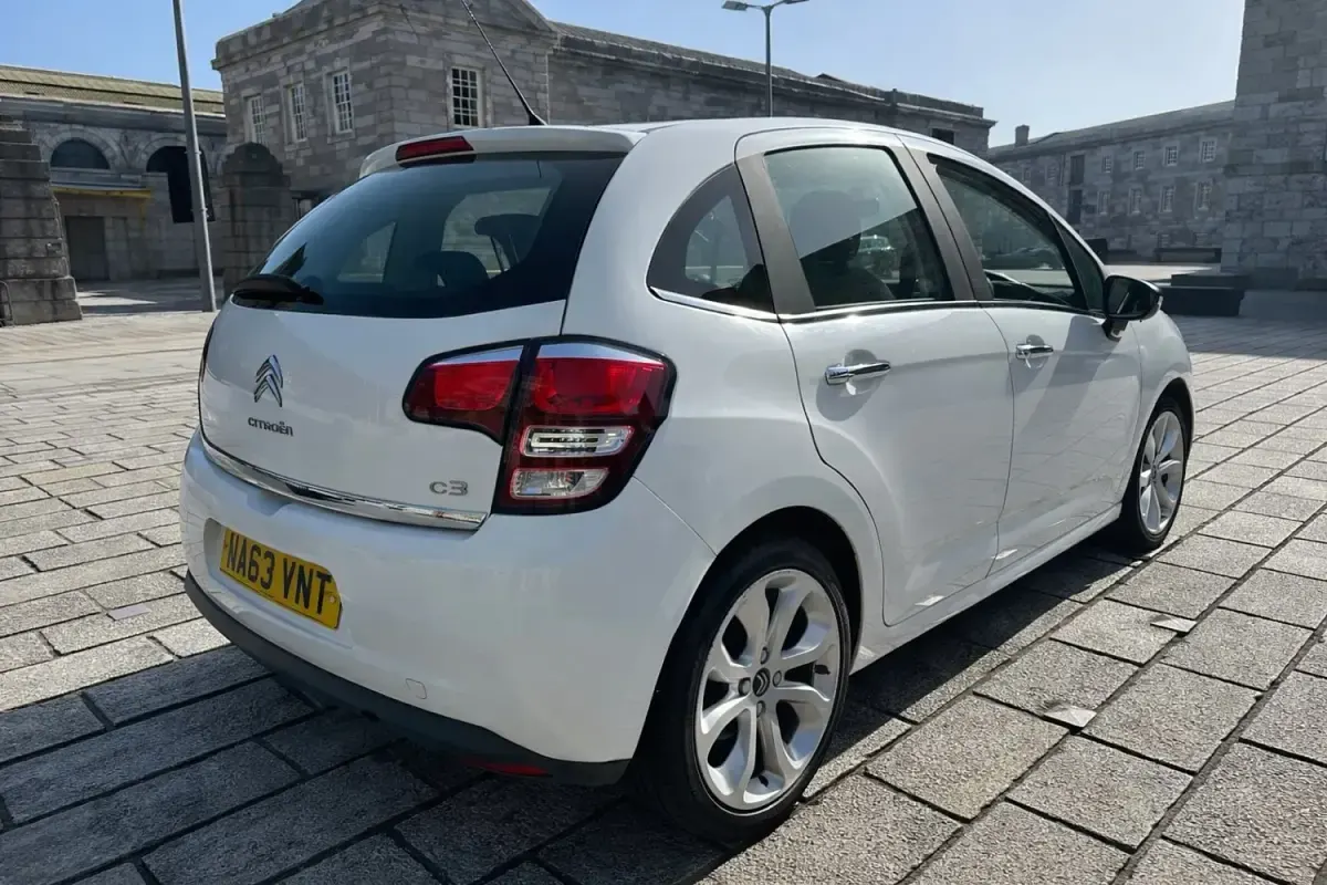 Używany Citroën C3 SELECTION 2014 Biały Hatchback