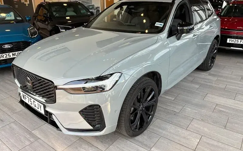 Begagnad Volvo XC60 Plus 250 HK (183 kW) 2026 SUV