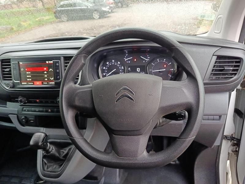 Used Citroën Dispatch 142 HP (104 kW) 2022 White MPV