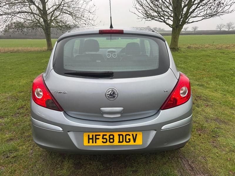 Used Vauxhall Corsa Design Edition 2008 Silver Hatchback