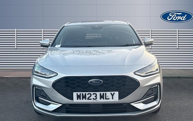 Used Ford Focus ST-Line 125 HP (91 kW) 2023 Silver Hatchback