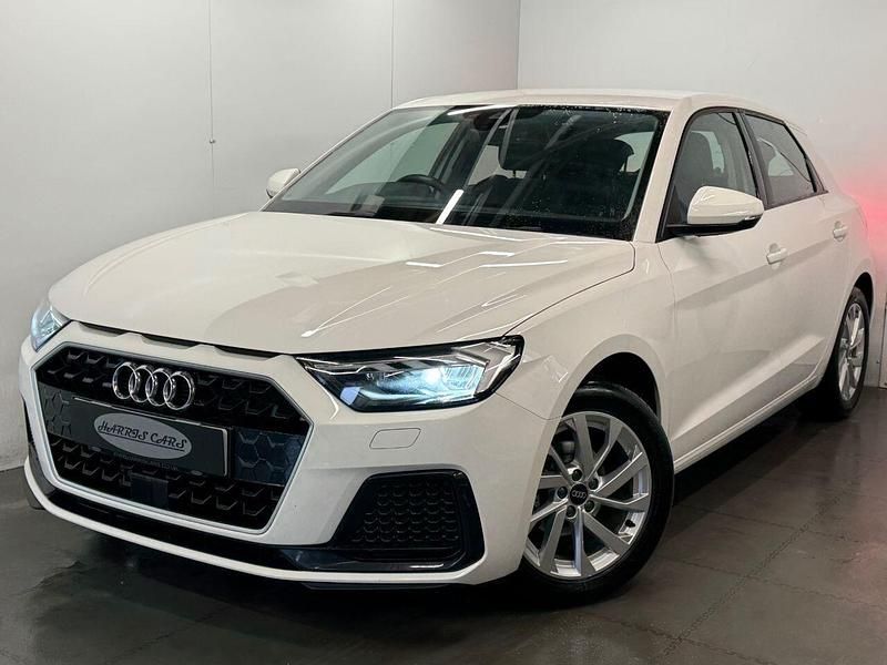 Used Audi A1 Sportback Sport 95 HP (69 kW) 2022 White Hatchback
