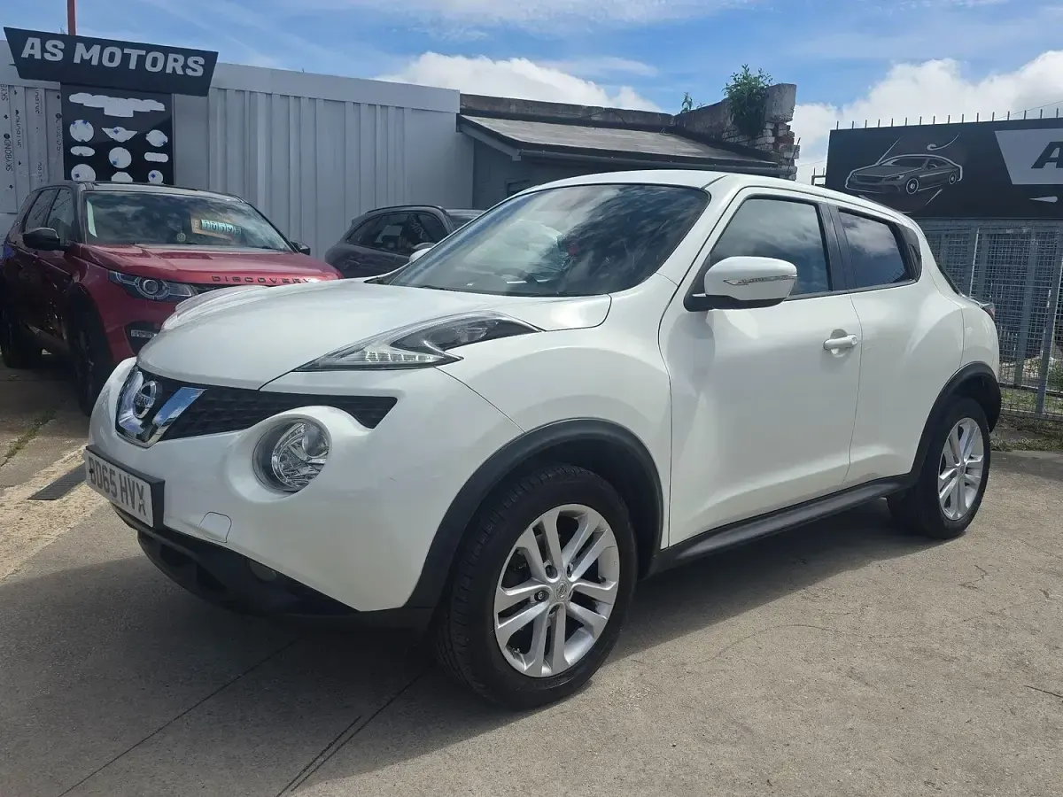 Used Nissan Juke Acenta 115 HP (84 kW) 2015 White SUV