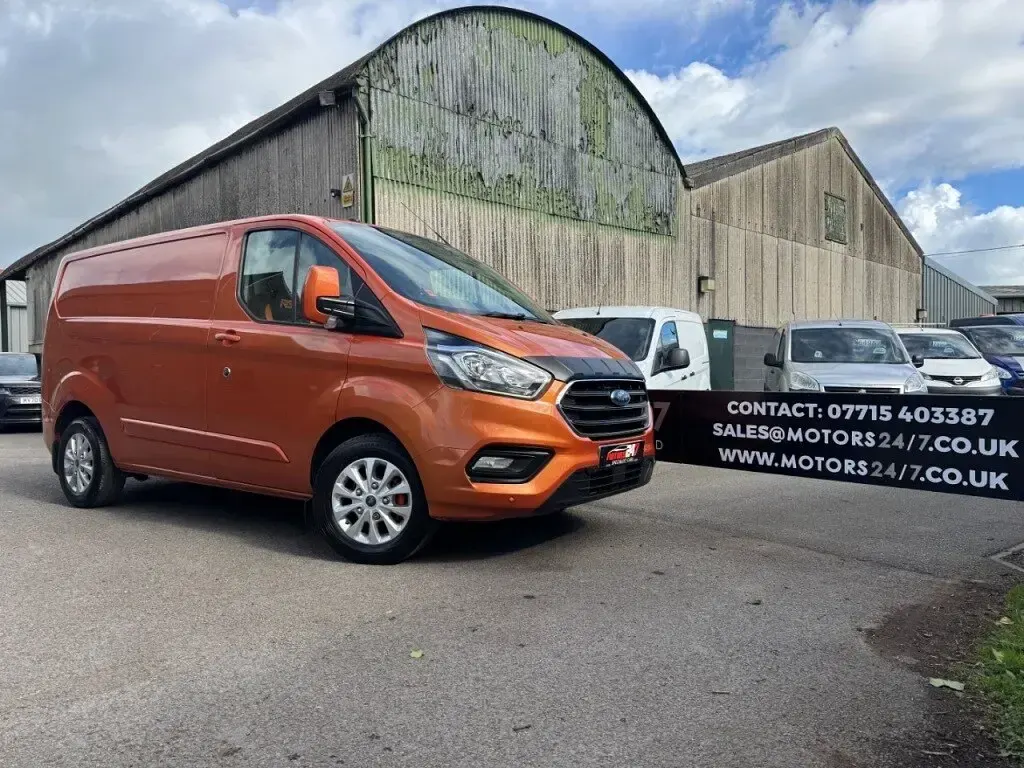 Used Ford Transit Custom Limited 130 HP (95 kW) 2019 Orange Van