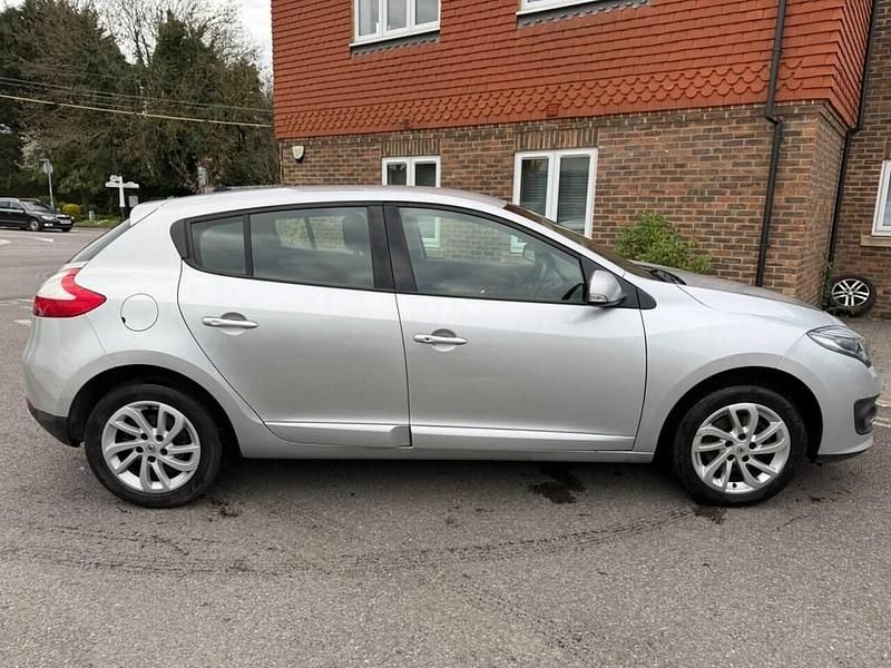 Used Renault Mégane III Dynamique 110 HP (80 kW) 2014 Silver Hatchback