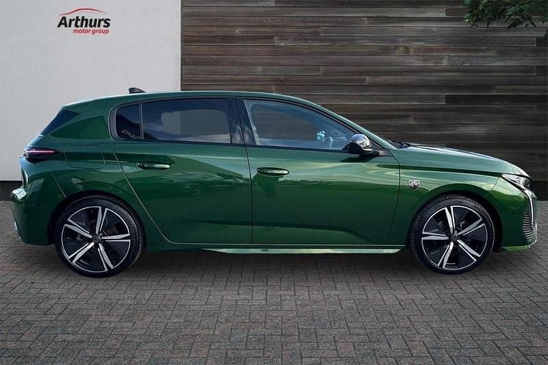 Used Peugeot 308 GT 129 HP (94 kW) 2024 Green Hatchback