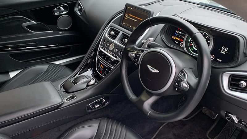 Used Aston Martin DB11 600 HP (441 kW) 2017 Silver Coupe