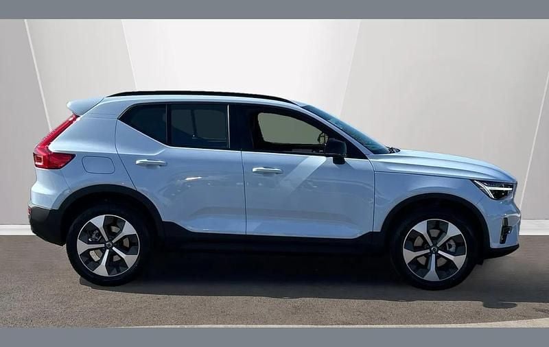 Used Volvo XC40 Plus 194 HP (142 kW) 2025 Silver SUV