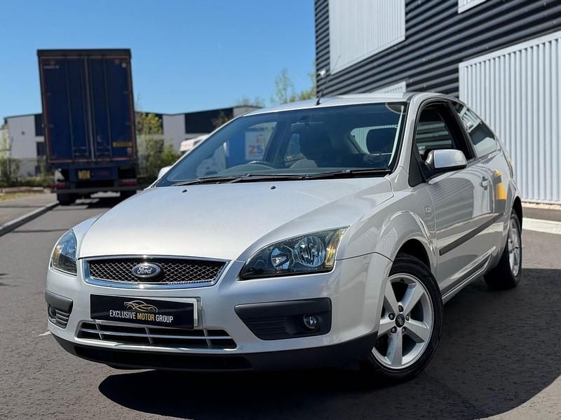Used Ford Focus Zetec 100 HP (73 kW) 2005 Silver Hatchback