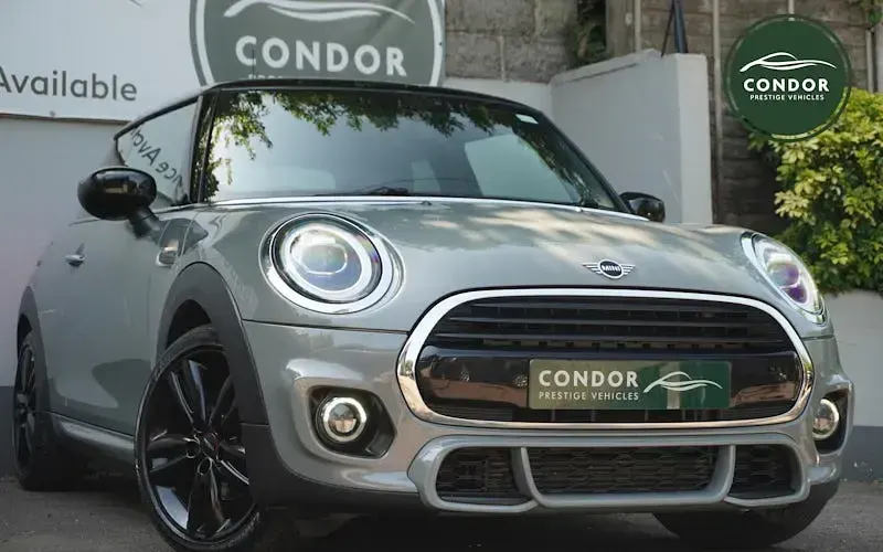 Used Mini Cooper Hatch 136 HP (100 kW) 2021 Hatchback