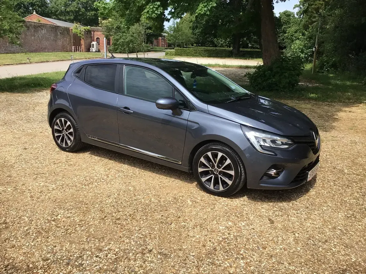 Used Renault Clio Iconic 100 HP (73 kW) 2019 Grey Hatchback