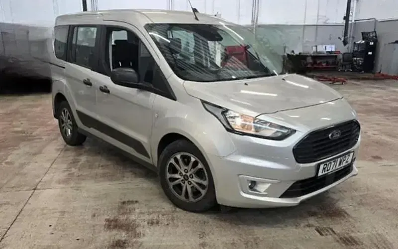 Used Ford Tourneo Connect Zetec 120 HP (88 kW) 2021 MPV