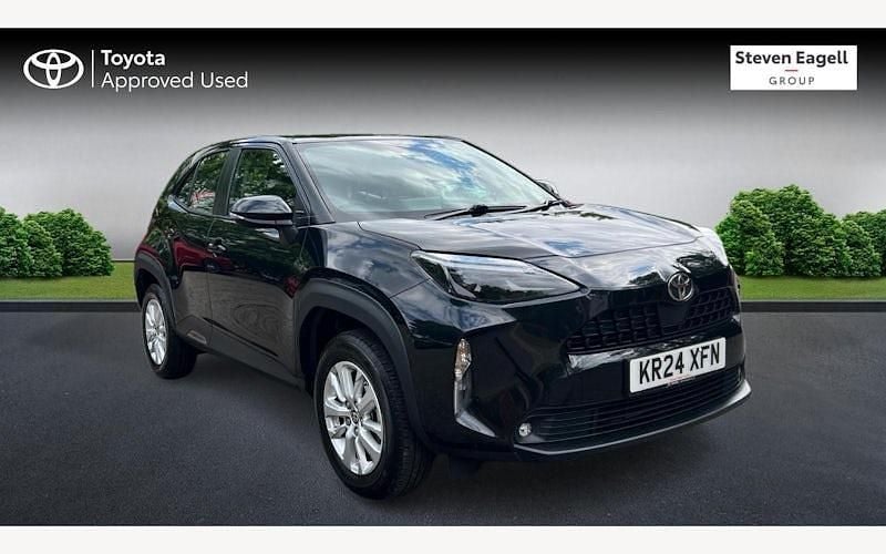 Used 2025 Toyota Yaris Hybrid Estate | £20,726 (Good price) - Image 1/3