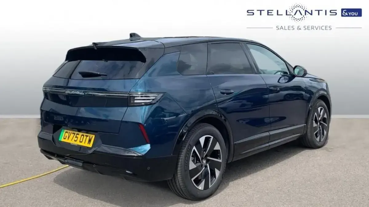 New Vauxhall Grandland 154 kW (210 HP) 2026 Blue SUV