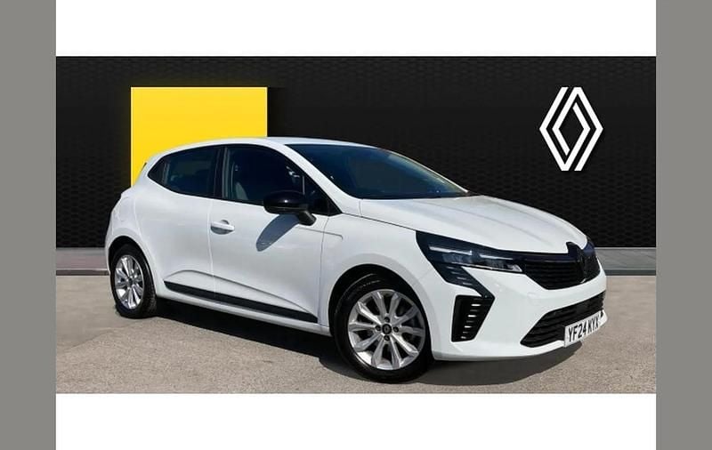 Used Renault Clio V Evolution 143 HP (105 kW) 2024 White Hatchback