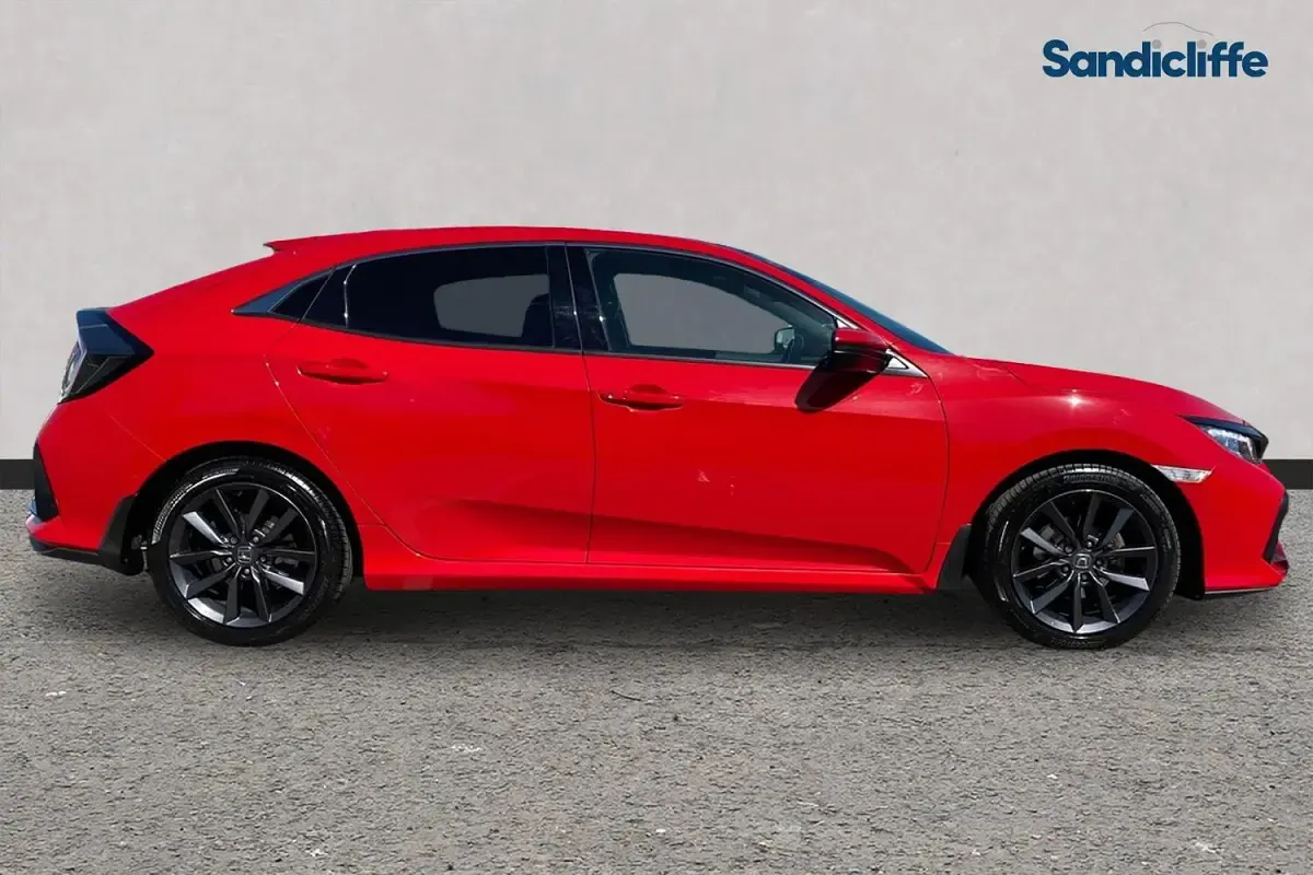 Begagnad Honda Civic EX 126 HK (92 kW) 2021 Röd Halvkombi