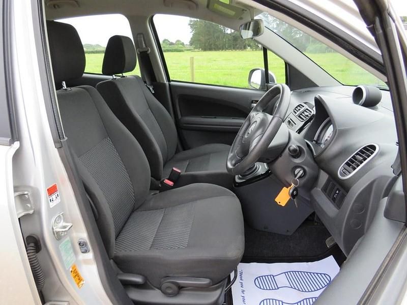 Used Suzuki Splash 67 HP (49 kW) 2014 Silver Hatchback