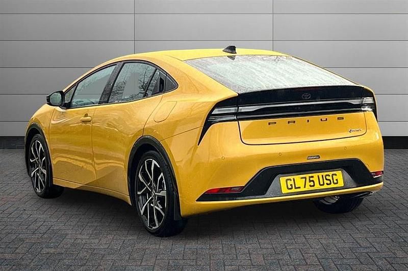 New Toyota Prius 223 HP (164 kW) 2025 Mustard Hatchback