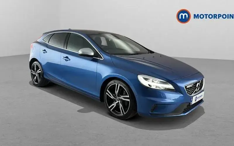 Used Volvo V40 R-Design 122 HP (89 kW) 2019 Hatchback