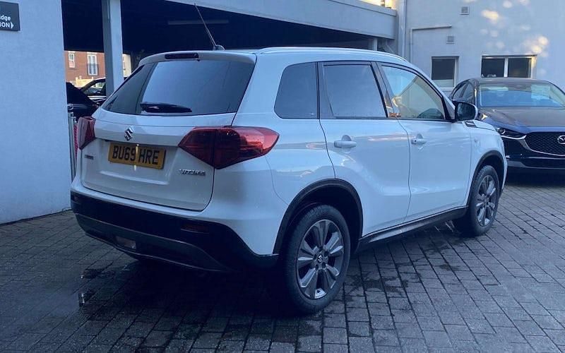 Used Suzuki Vitara SZ-T 140 HP (102 kW) 2019 White Estate