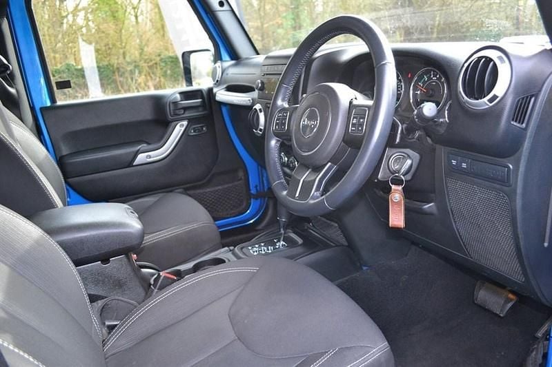 Used Jeep Wrangler Rubicon 285 HP (209 kW) 2014 Blue SUV