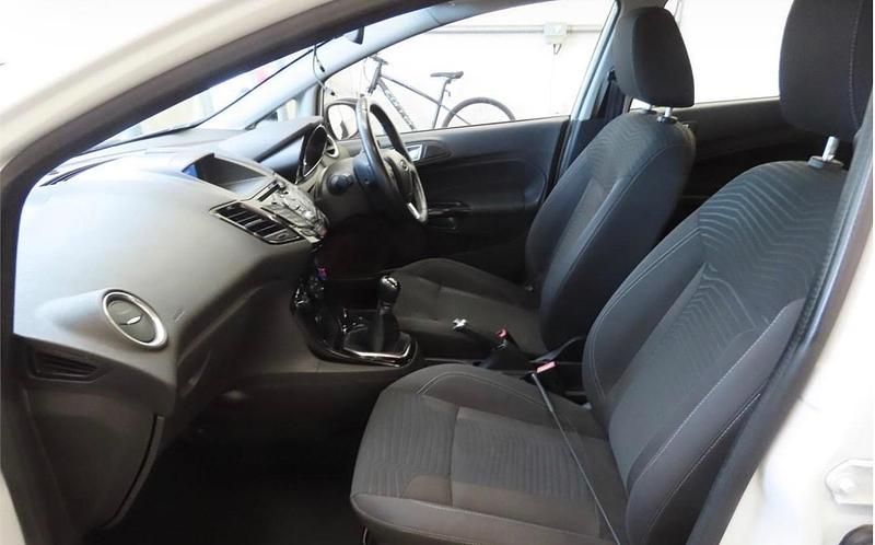 Used Ford Fiesta Zetec 2016 White Hatchback