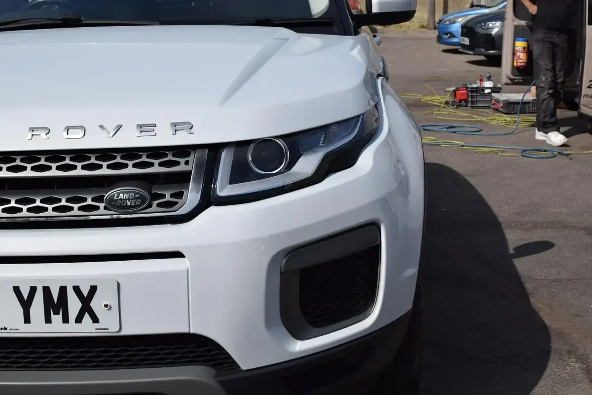 Used Land Rover Range Rover evoque SE 2015 White Estate