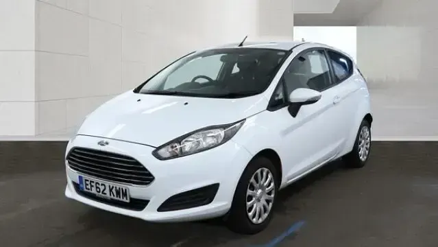 Used Ford Fiesta Style 82 HP (60 kW) 2012 White Hatchback