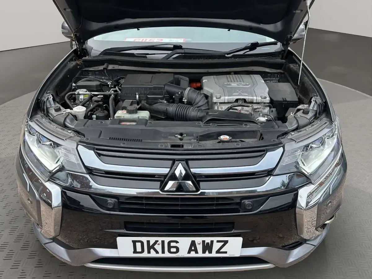 Used Mitsubishi Outlander P-HEV 2016 Grey SUV