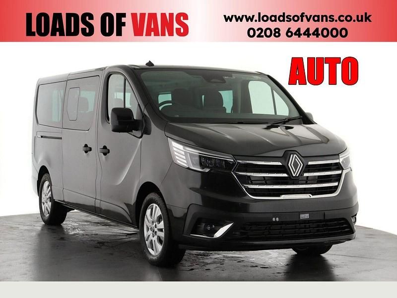 New Renault Trafic 2025 Black MPV