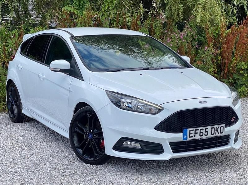 White Used 2015 Ford Focus ST Hatchback | £9,995 (Good price) - Image 1/4