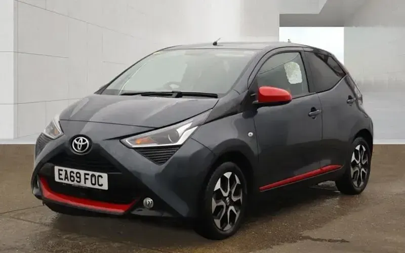 Used Toyota Aygo Trend 72 HP (52 kW) 2019 Grey Hatchback