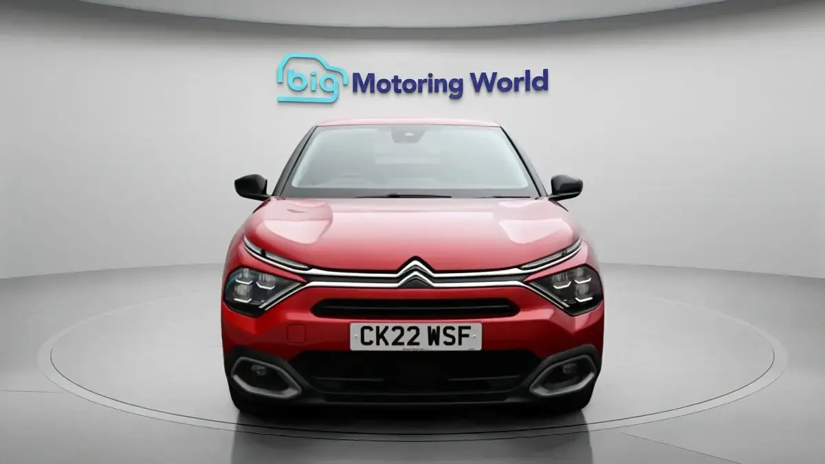 Used Citroën C4 Shine 131 HP (96 kW) 2022 Red SUV