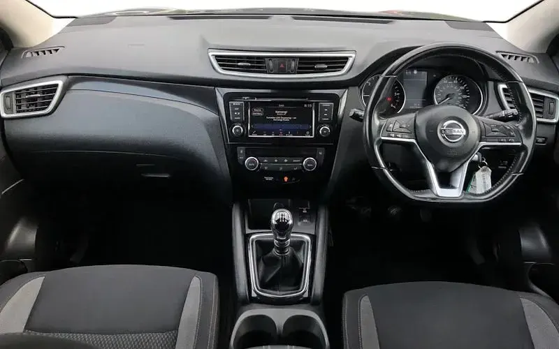 Used Nissan Qashqai Acenta Premium 116 HP (85 kW) 2019 Grey SUV