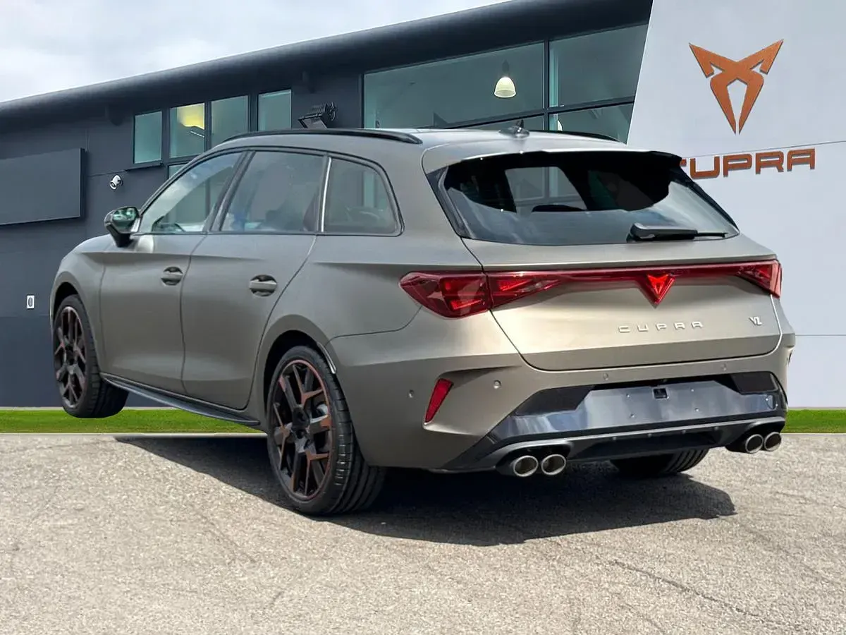 New Cupra Leon VZ3 204 HP (150 kW) 2025 Brown Estate