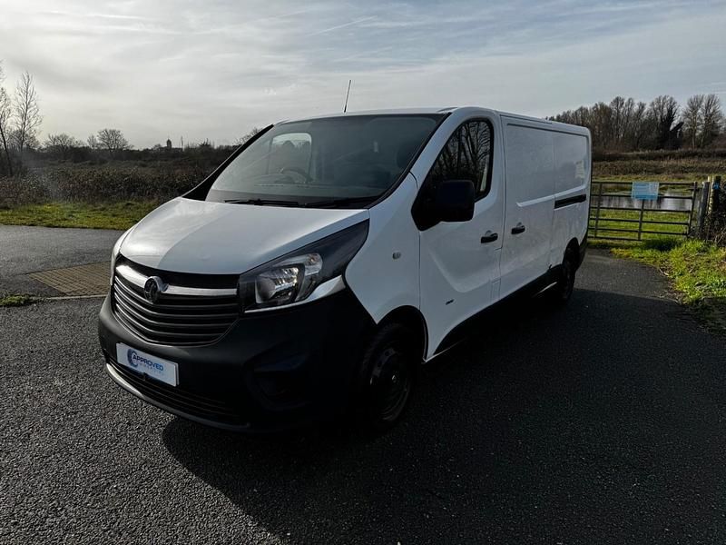 Used Vauxhall Vivaro 115 HP (84 kW) 2016 White