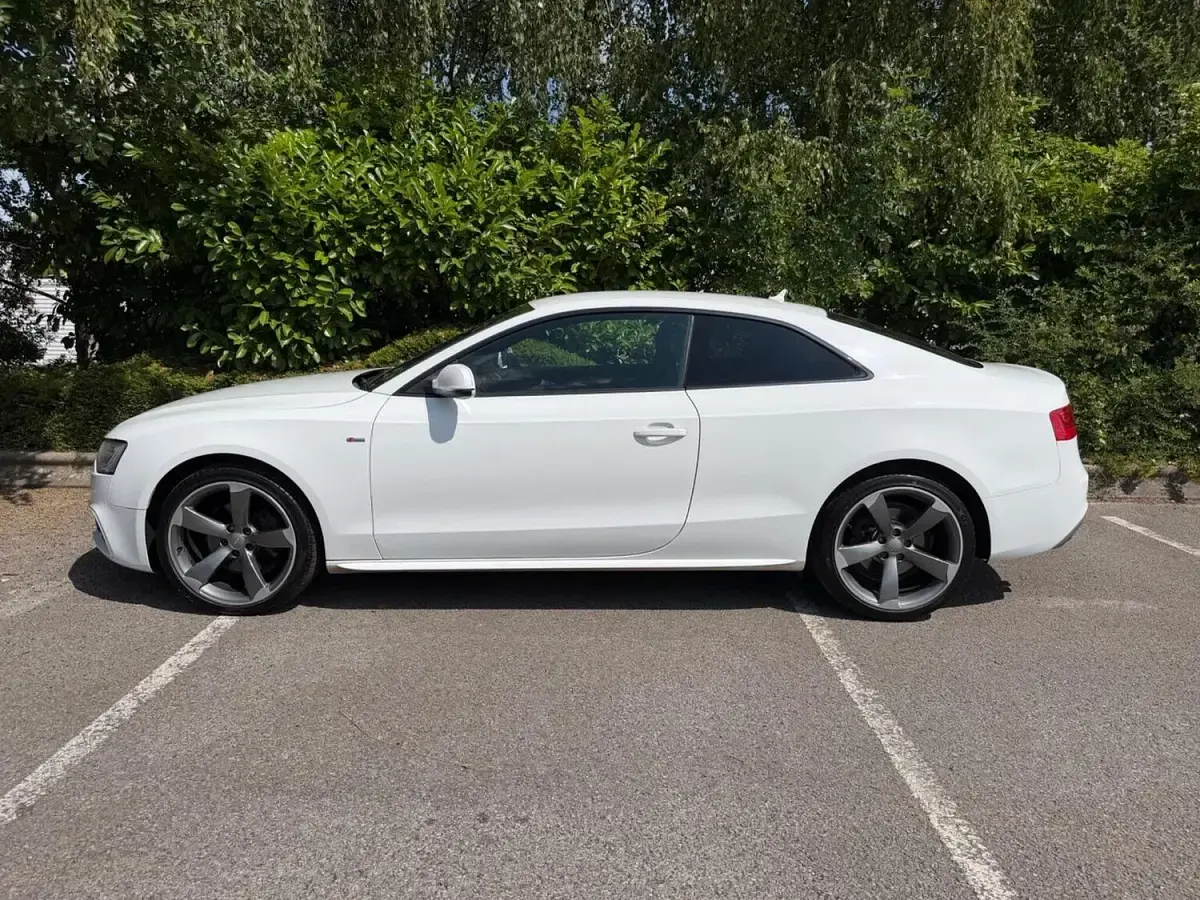 Used Audi A5 Black Edition 177 HP (130 kW) 2014 White Coupe