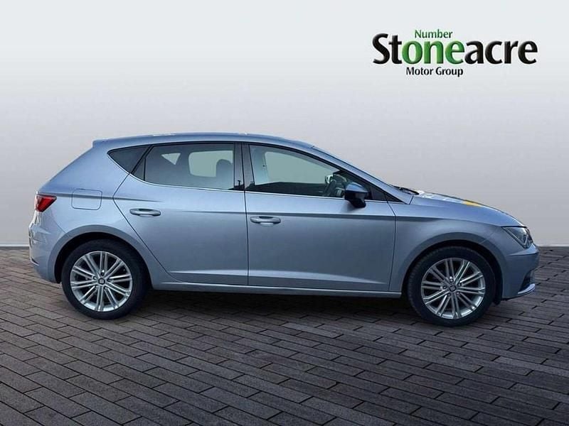 Begagnad Seat Leon XCELLENCE 147 HK (108 kW) 2018 Silver Halvkombi