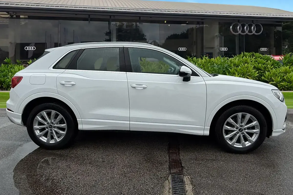 Used Audi Q3 Sport 150 HP (110 kW) 2023 White SUV